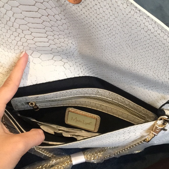 Moda Luxe Clutch - Picture 5 of 6